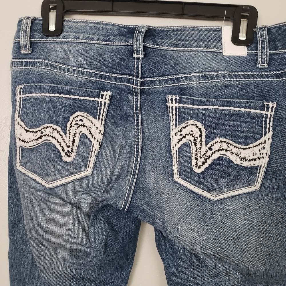 Maurices Jeans White Stitching Distressed Capris
